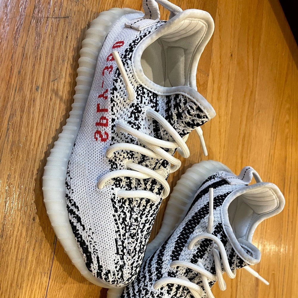 AUTHENTIC NEW Yeezy zebra sneakers men size 4.5